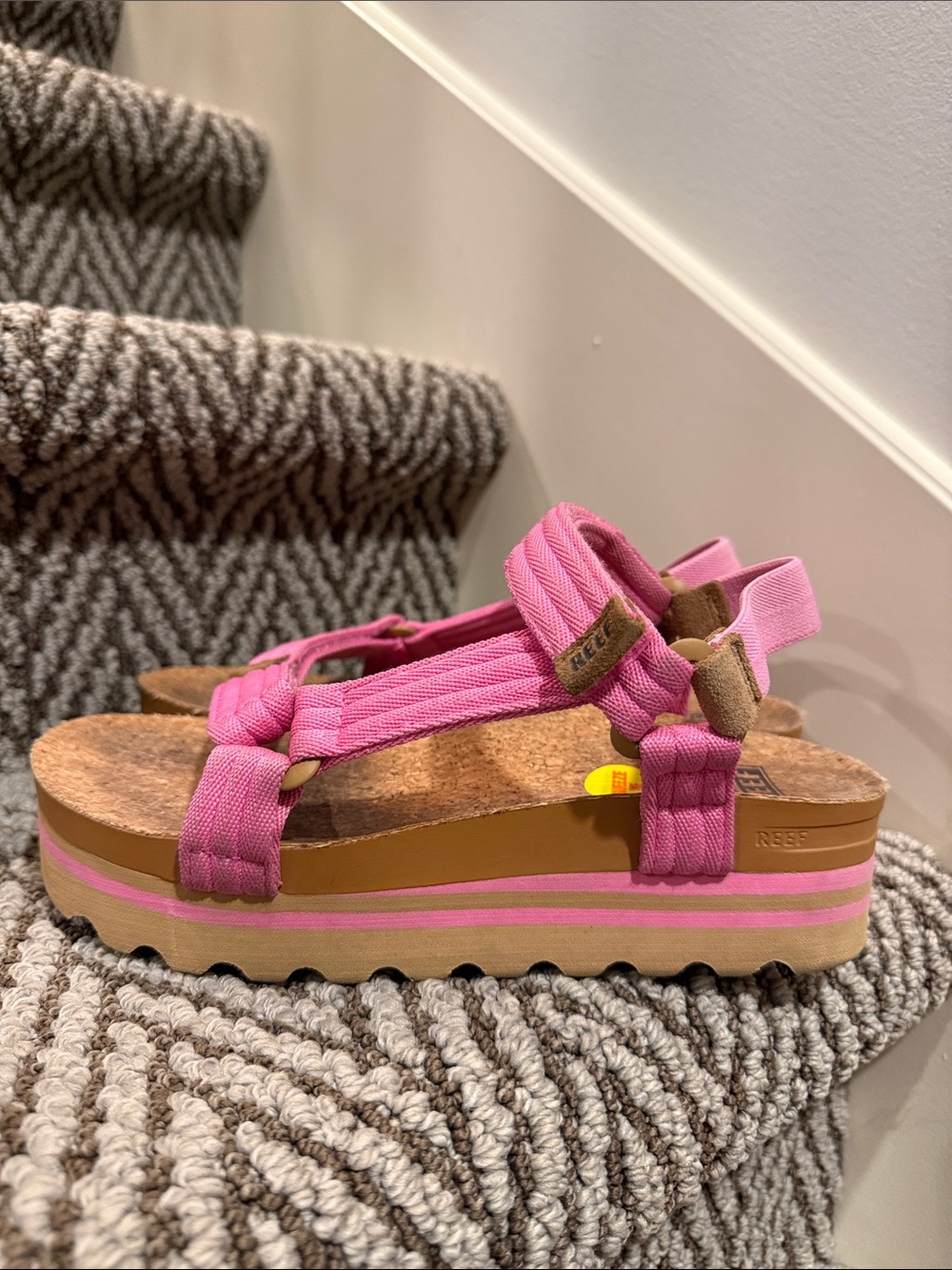 Reef Rem Hi Water Sandals in Malibu pink size 6